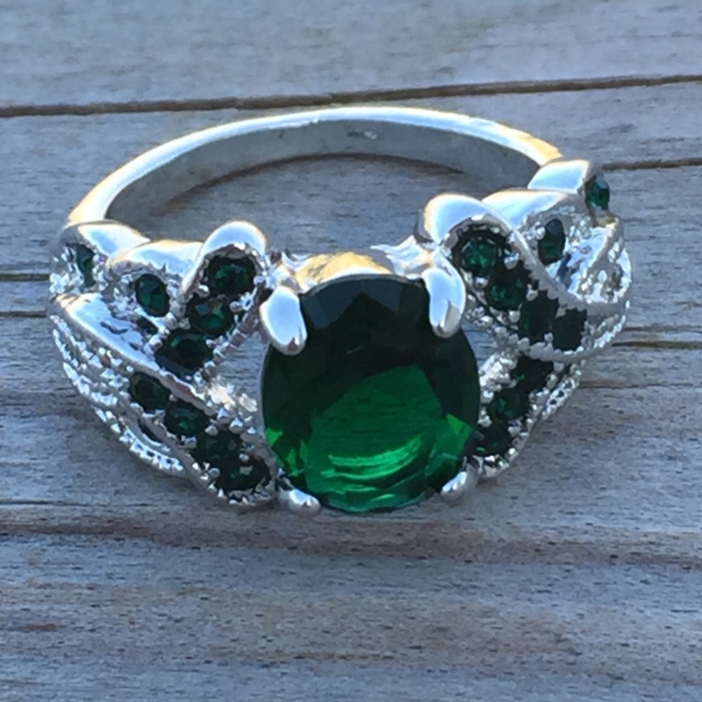 Emerald Green CZ multi green cz fashion ring - Picture 4 of 8
